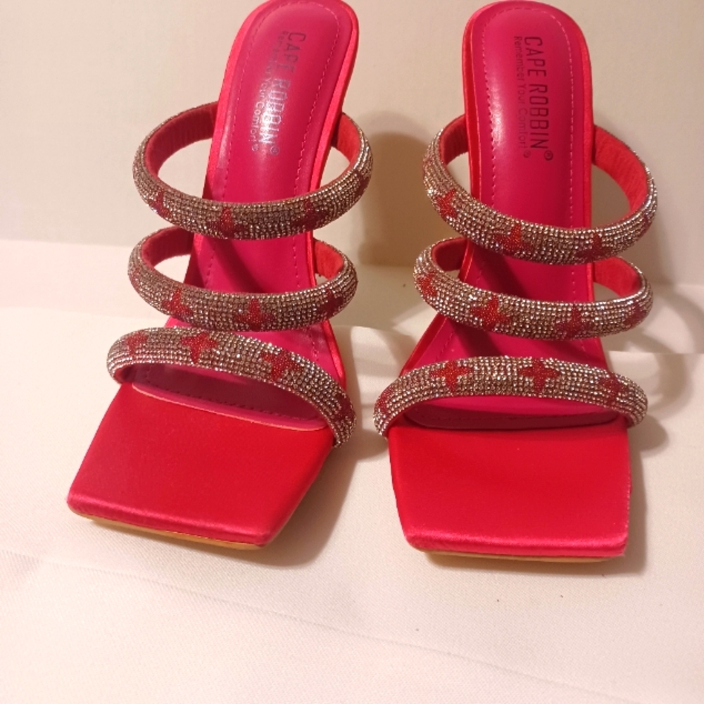 Women size 8 Cape Robbin heels